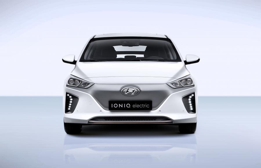  Hyundai IONIQ electric 2016 года  (WW) (фото 5 из 41)